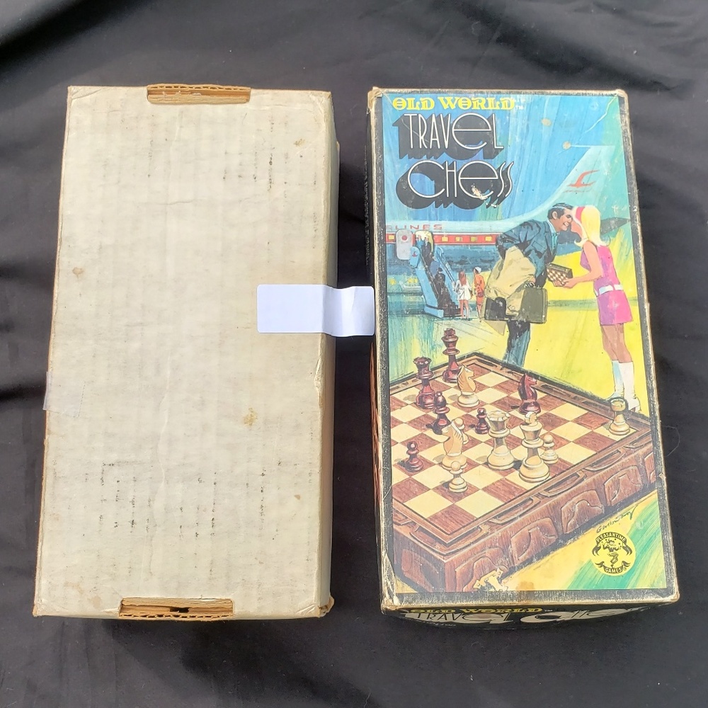 vintage  Old World Travel Chess 1971